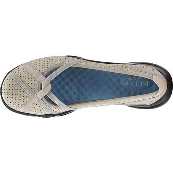 berry flat shoes
