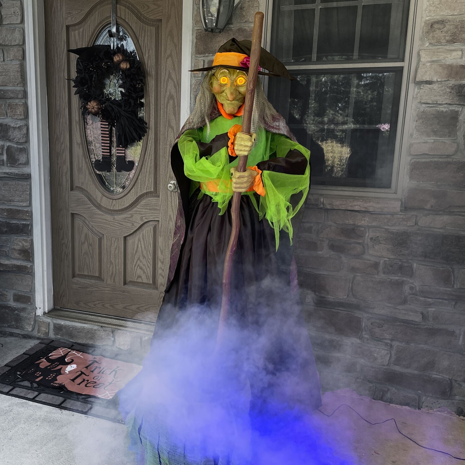 ハロウィンスワッグ193 Haunted Hill Farm 6-Ft. Tall Motion-Activated Cauldron Witch