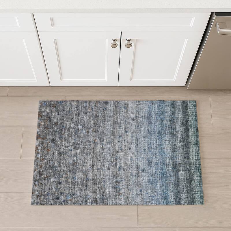 Machine Washable Indoor/ Outdoor Ombre Stripes Chantille Rug