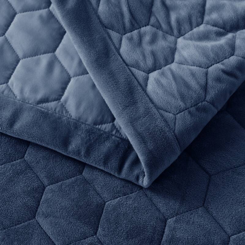 Reversible Mini Honeycomb Down Alternative Blanket Twin