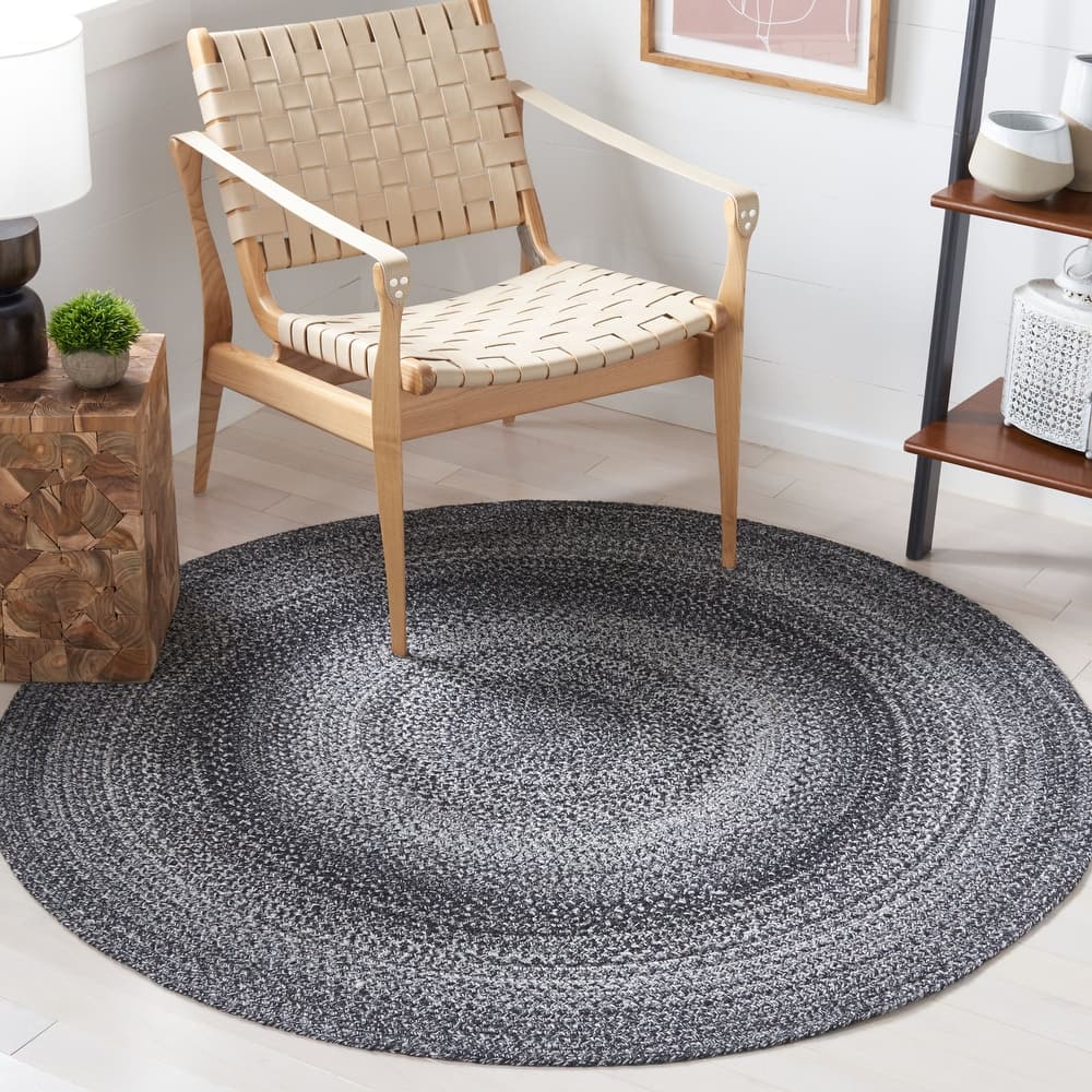 SAFAVIEH Handmade Braided Anastasie Round Rug