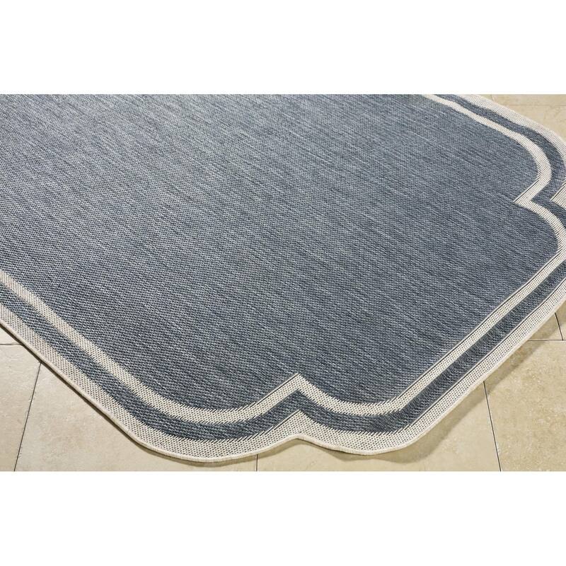 Livabliss Miami Beach Traditional Indoor/Outdoor Area Rug