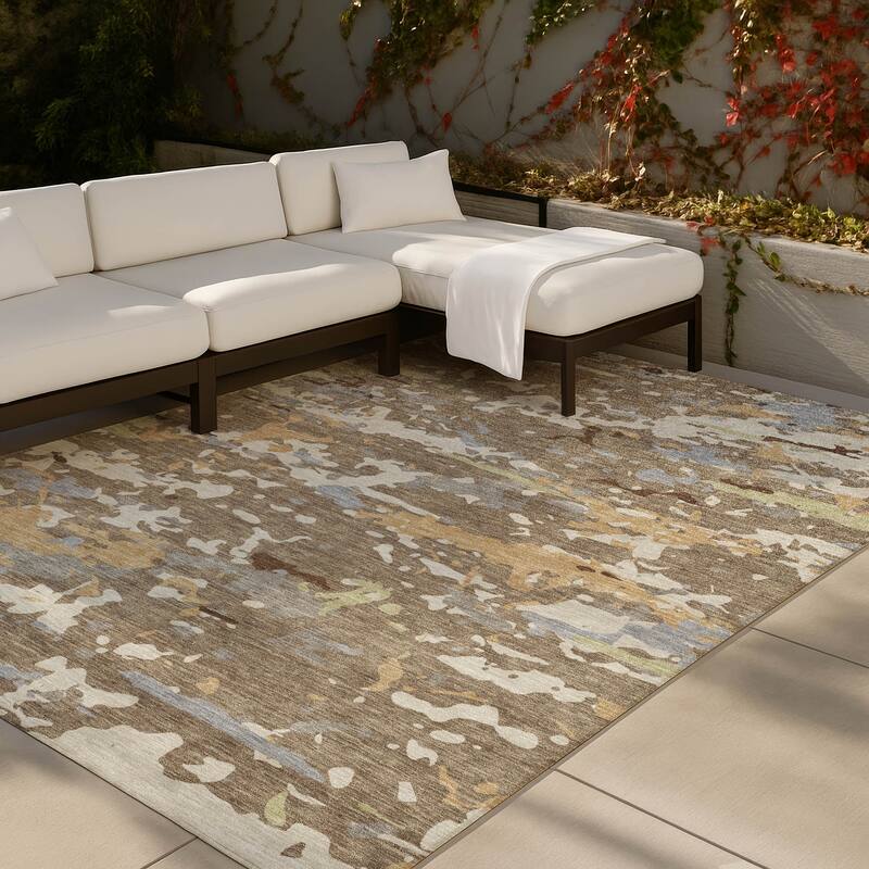 Machine Washable Indoor/ Outdoor Modern Calhan Chantille Rug