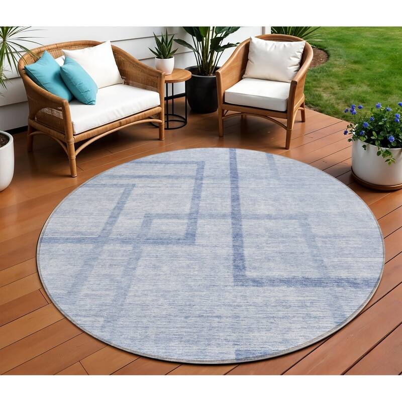 HomeRoots Geometric Transitional Rectangle Outdoor Rug - 8' Round