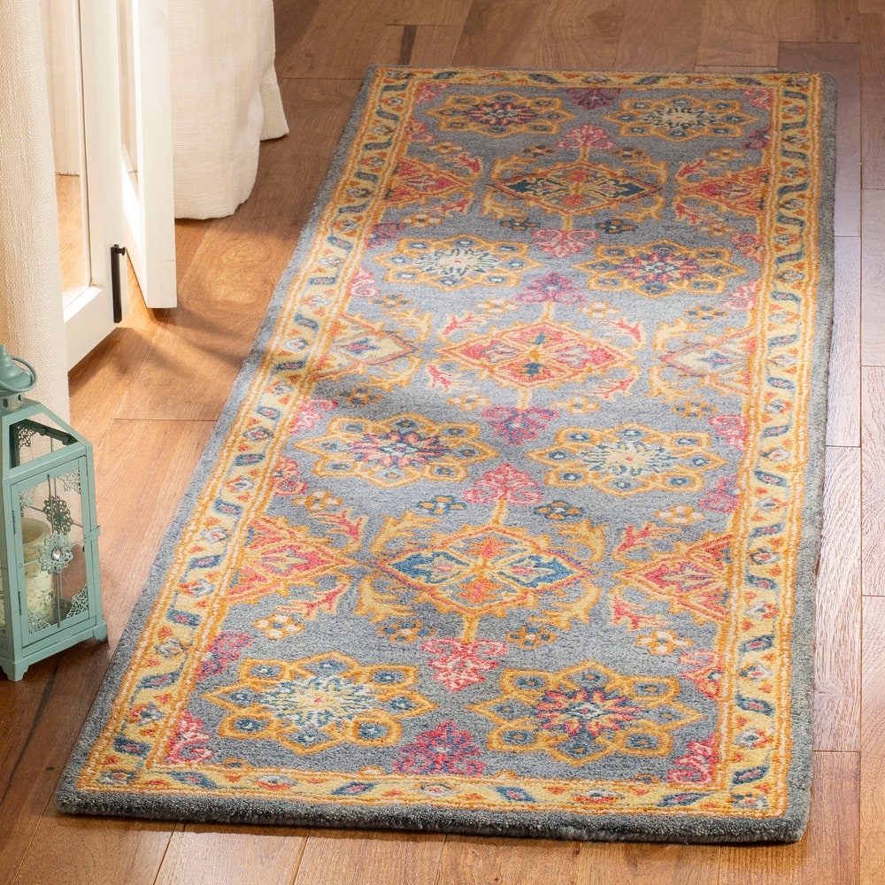 SAFAVIEH Handmade Heritage Liive Traditional Oriental Wool Rug
