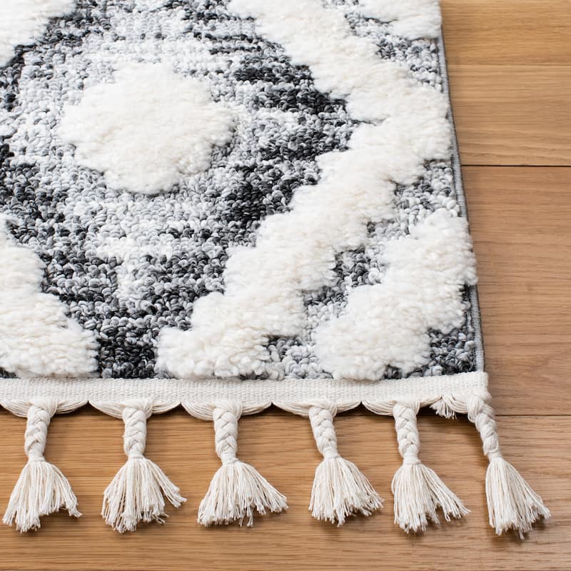 SAFAVIEH Moroccan Tassel Shag Helrike 2-inch Thick Rug