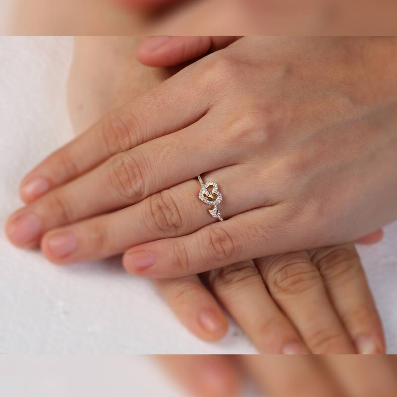 1/8ct TDW Diamond Arrow Heart Ring in 10K Gold for Women