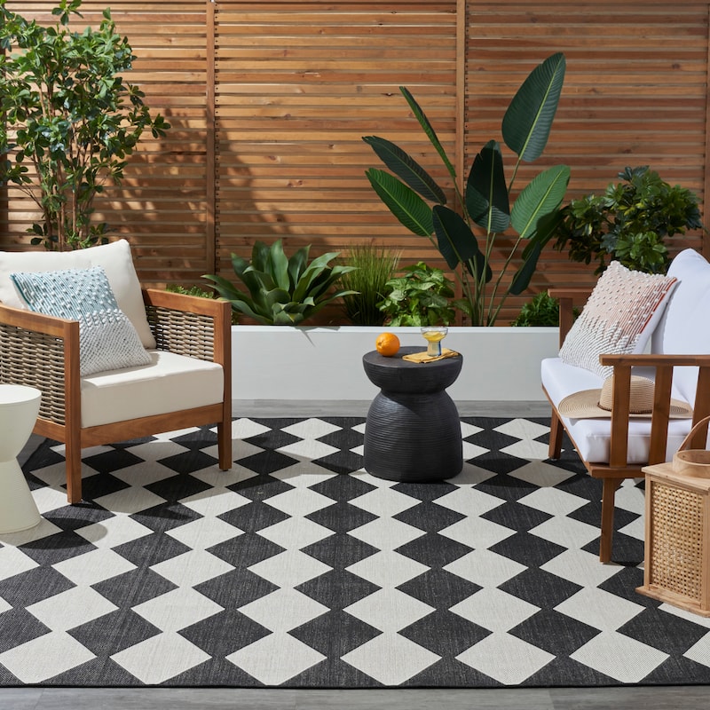 Nourison Positano Indoor/Outdoor Geometric Area Rug - 5'x7' - Black