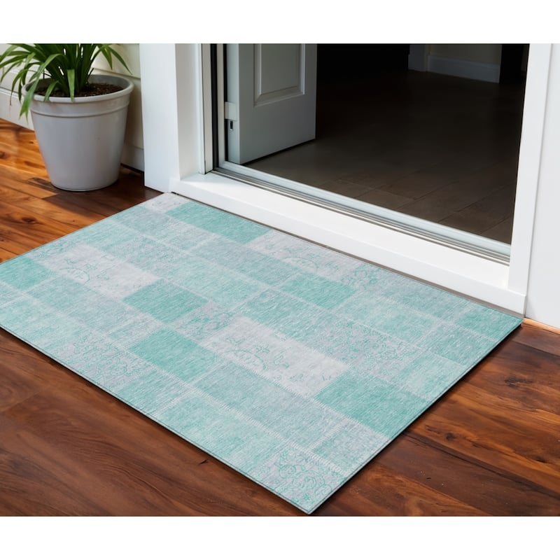 HomeRoots Patchwork Traditional Rectangle Outdoor Rug - 3' x 5'