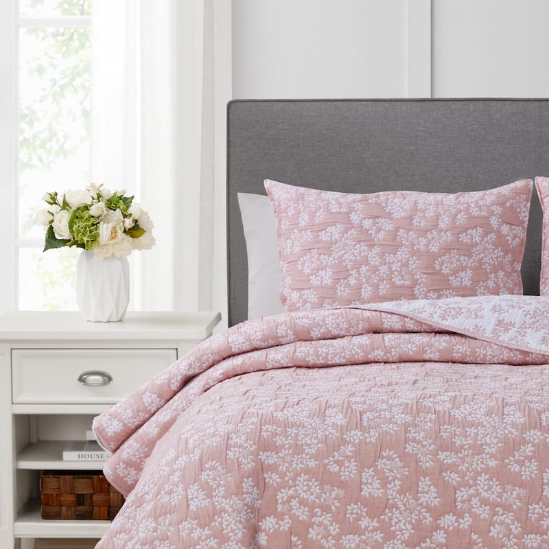 CEDAR COURT Annabella Floral Rose Blush Soft Matelasse Jacquard Quilt Set