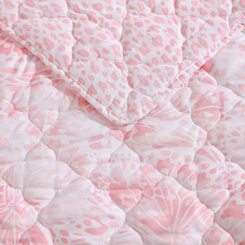 Betsey Johnson Butterfly Ombre Pink Reversible Quilt Set