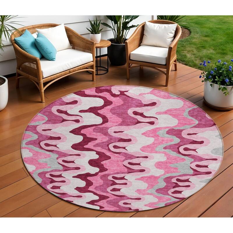 HomeRoots Abstract Transitional Rectangle Outdoor Rug - 8' Round