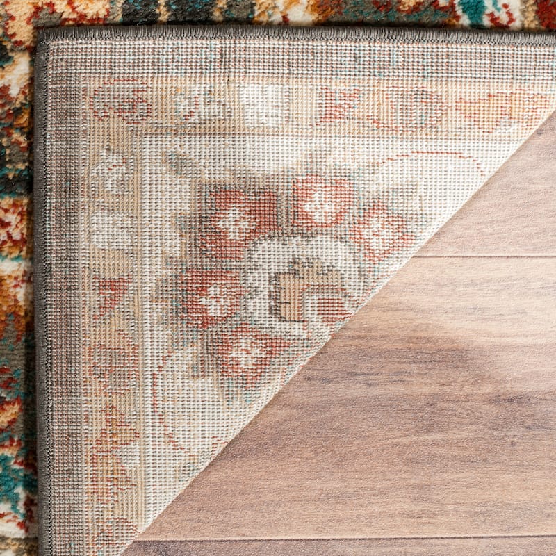 SAFAVIEH Summit Taisia Traditional Oriental Rug