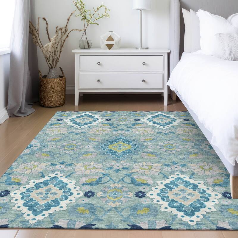 Machine Washable Indoor/ Outdoor Boho Traditional Chantille Rug