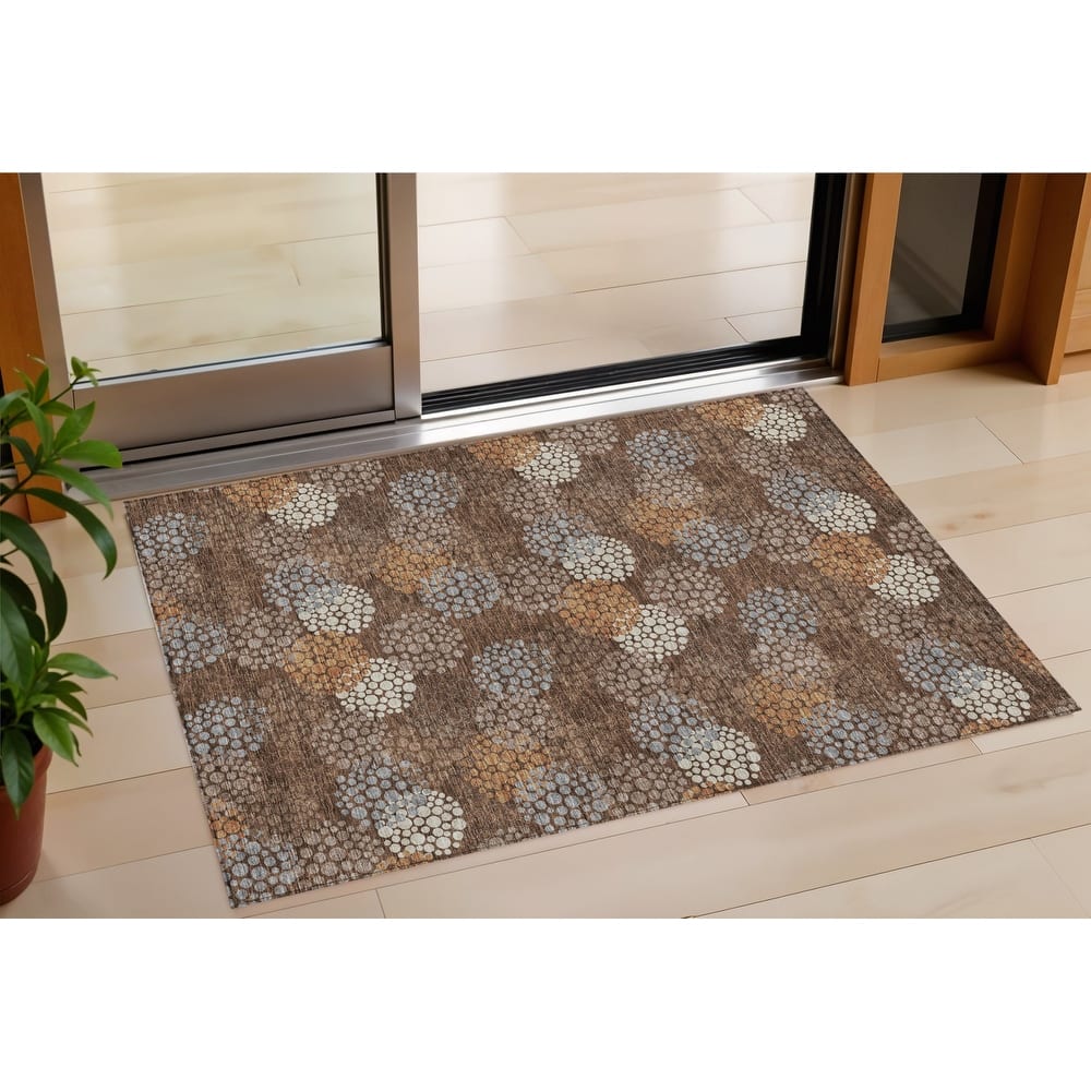 HomeRoots Polka Dot Transitional Rectangle Outdoor Rug