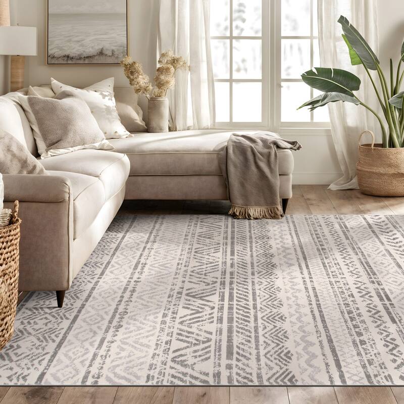 The Curated Nomad Midtown Geometric Distressed Bohemian Rug - 5' x 7' - Gray
