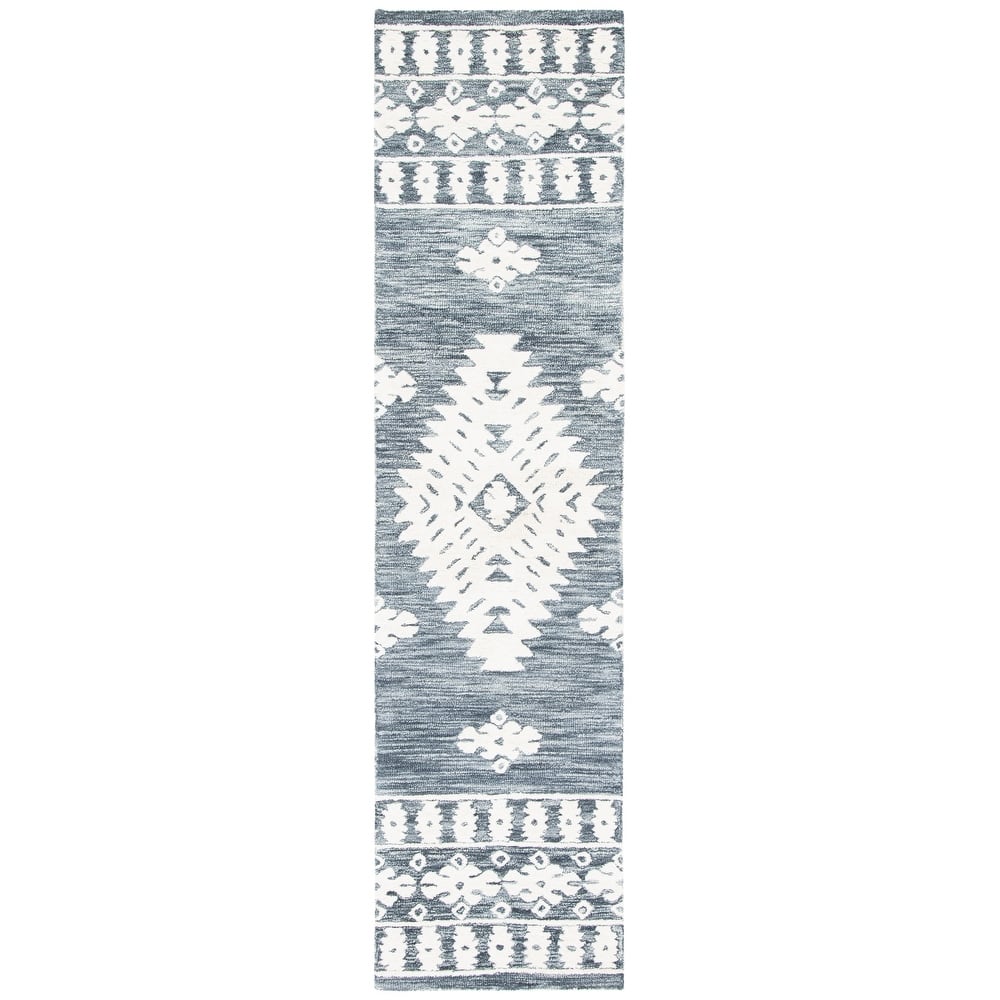 SAFAVIEH Handmade Aspen Nusreta Rustic Boho Wool Rug