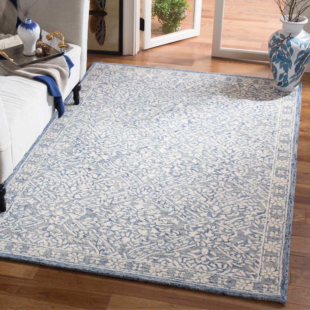 SAFAVIEH, Handmade Micro-Loop Marushka Wool Rug