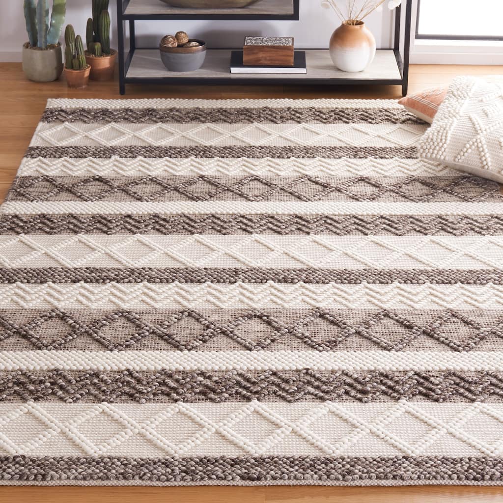 SAFAVIEH Handmade Natura Resmiye Wool Rug