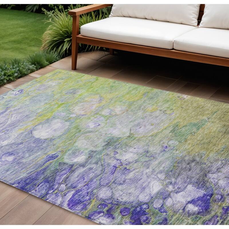 HomeRoots Abstract Transitional Rectangle Outdoor Rug - 8' X 10'