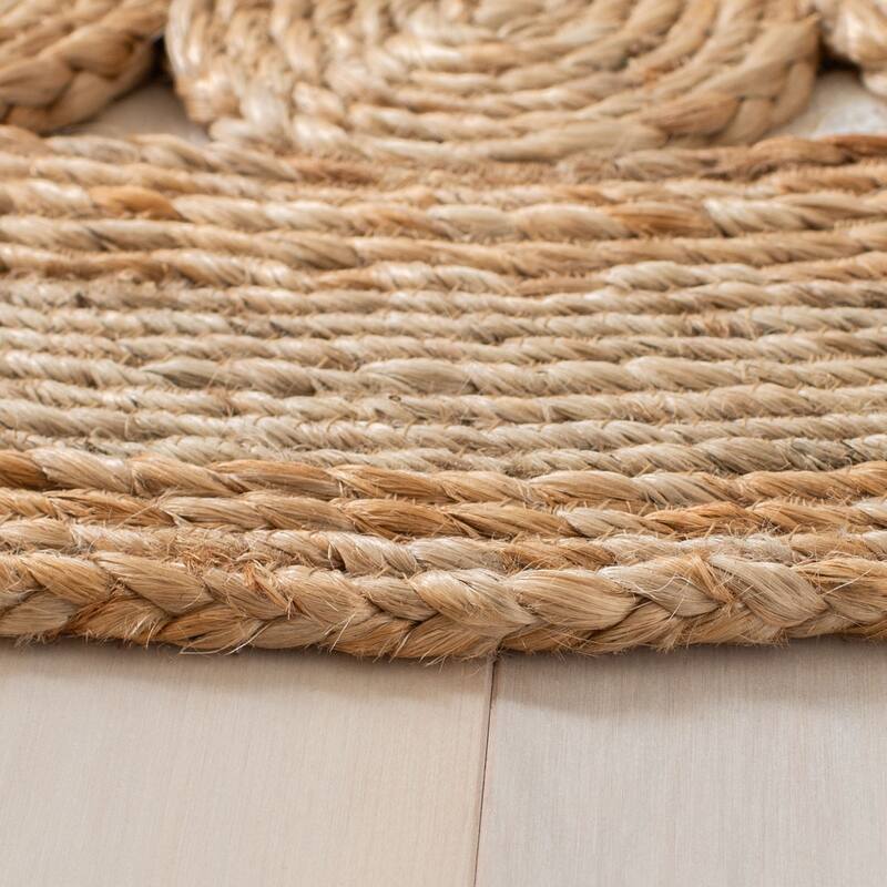 SAFAVIEH Handmade Natural Fiber Virjiniya Casual Jute Rug - Natural - 4' Round