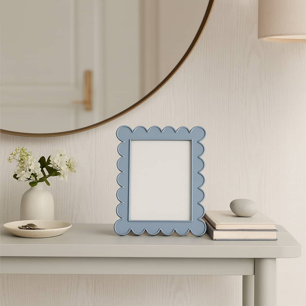 Resin Scallop Edge Photo Frame - Blue