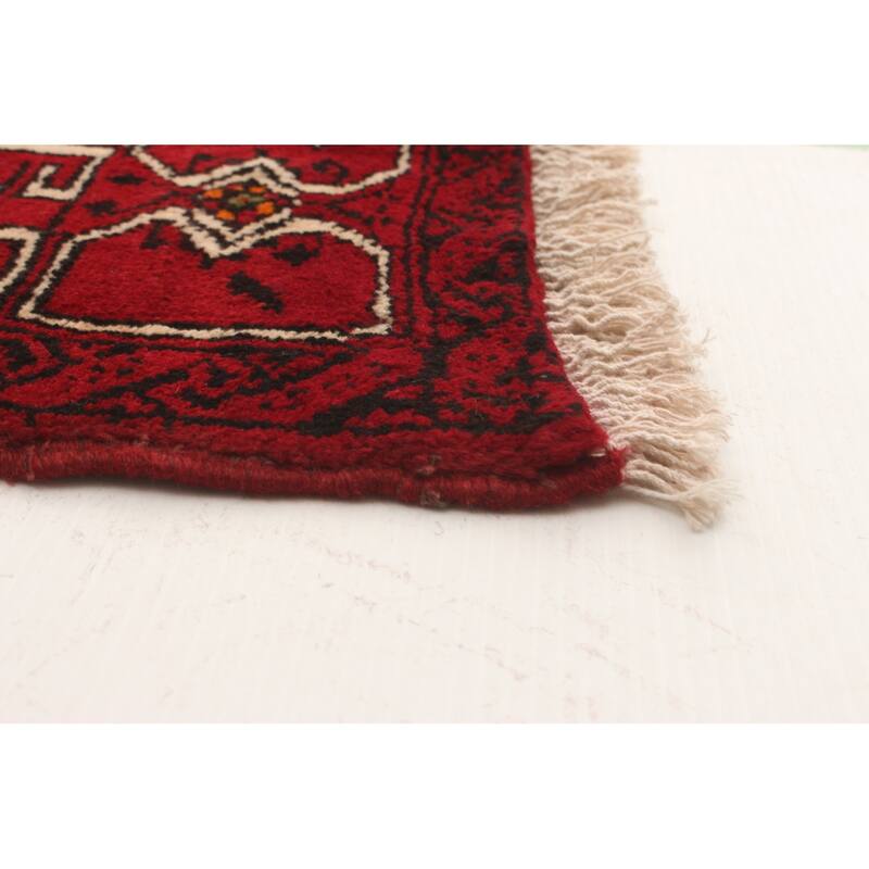 Hand-knotted Authentic Turkish Red Wool Rug - 3'11" x 7'1"/3'11 x 7'1