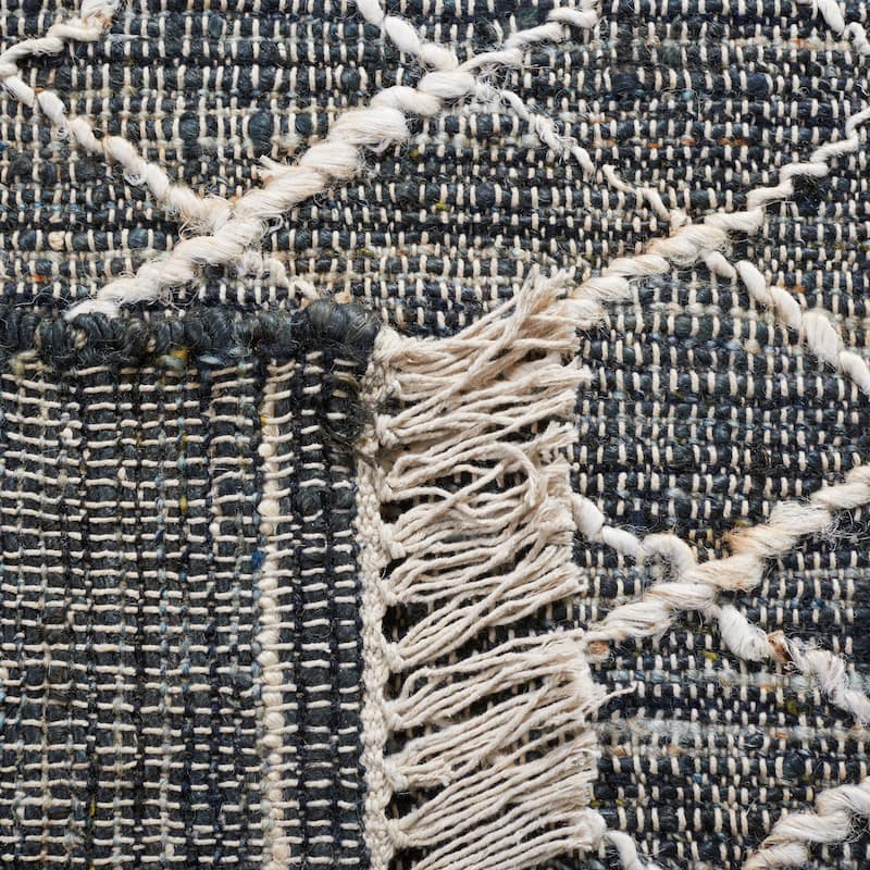 SAFAVIEH Handmade Natural Fiber Eranda Boho Jute Fringe Rug