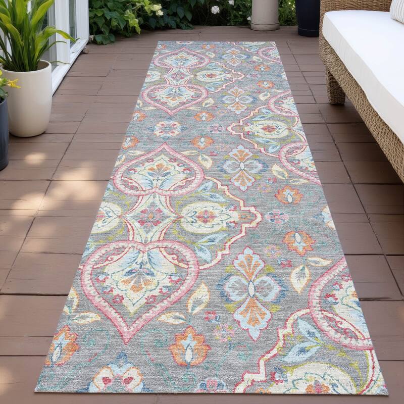 Machine Washable Indoor/Outdoor Traditional Spades Chantille Rug - Gray - 2'3" x 7'6"