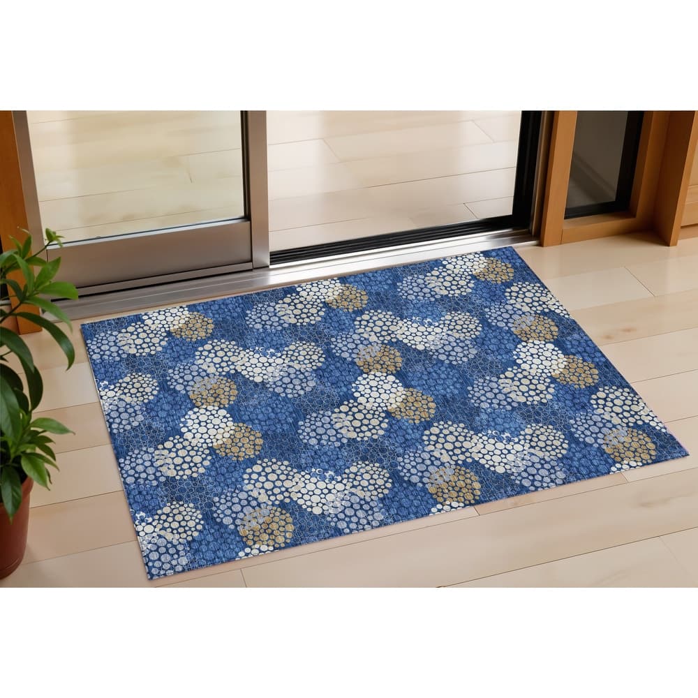 HomeRoots Polka Dot Transitional Rectangle Outdoor Rug