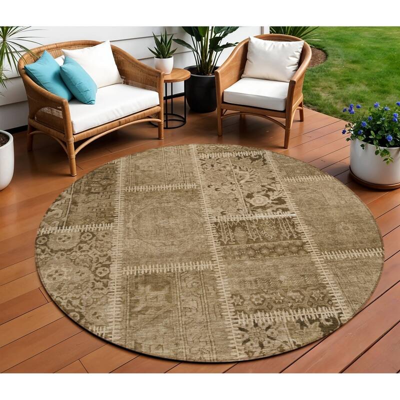 HomeRoots Patchwork Transitional Rectangle Outdoor Rug - 8' Round