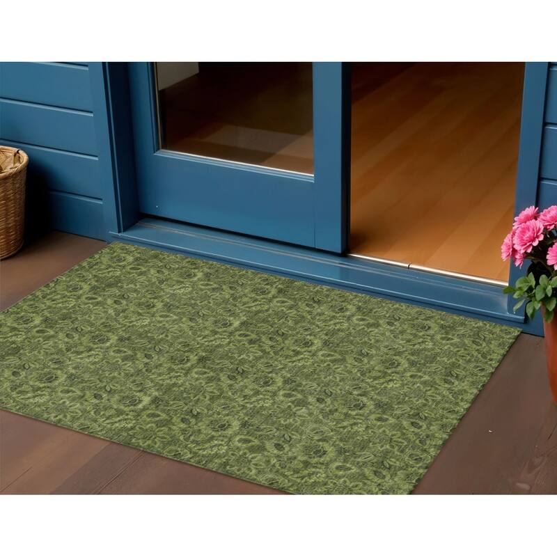 HomeRoots Floral Transitional Rectangle Outdoor Rug - 3' x 5'