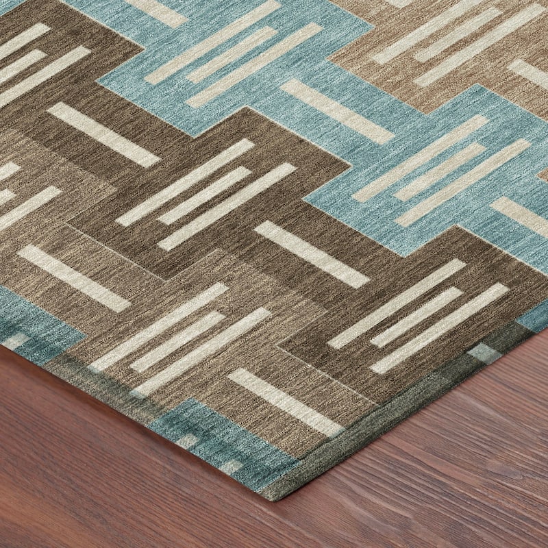 Machine Washable Indoor/ Outdoor Modern Wamego Chantille Rug