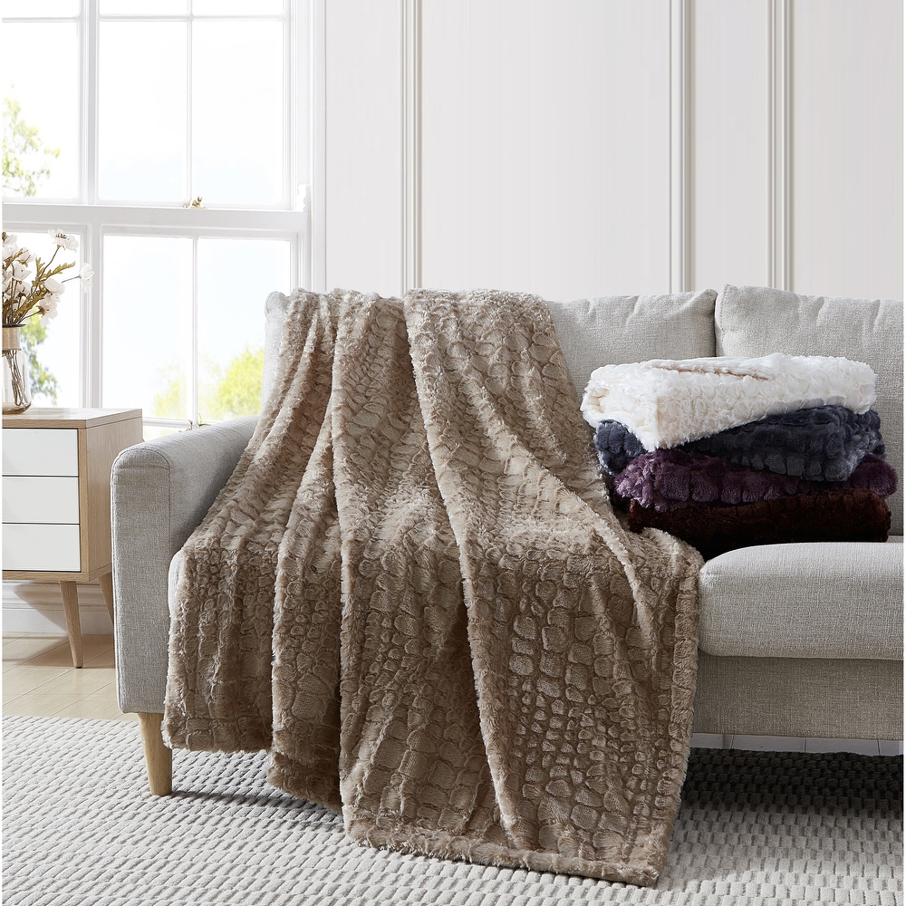 Polyester Farmhouse Modern Threads Blankets and Throws Shop our