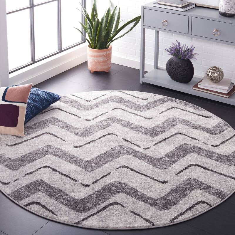 SAFAVIEH Adirondack Elfride Vintage Boho Oriental Rug - 6' Round - Silver/Charcoal