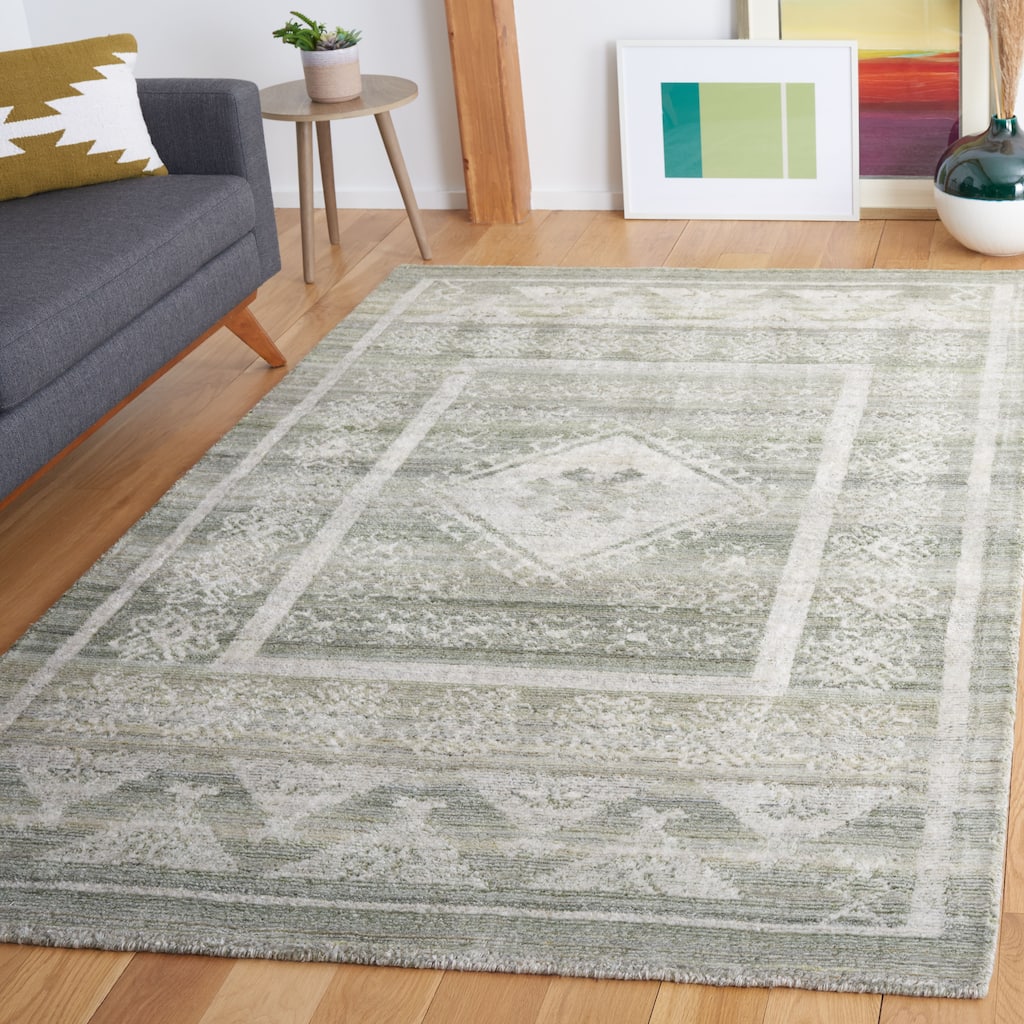 SAFAVIEH Handmade Marquee Dorit Boho Diamond Wool Rug
