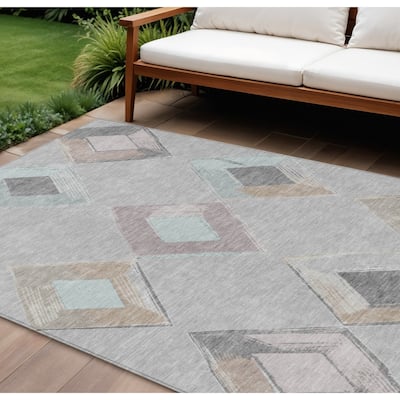 HomeRoots Geometric Transitional Rectangle Outdoor Rug