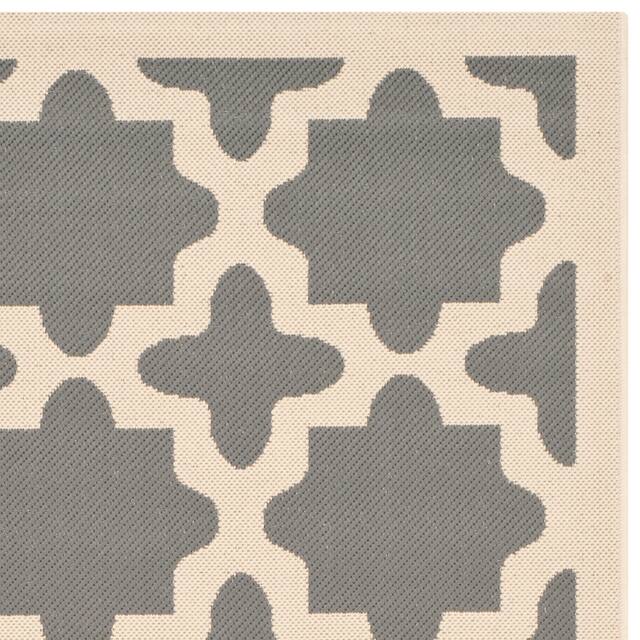 SAFAVIEH Courtyard Dorthey Indoor/ Outdoor Patio Backyard Rug