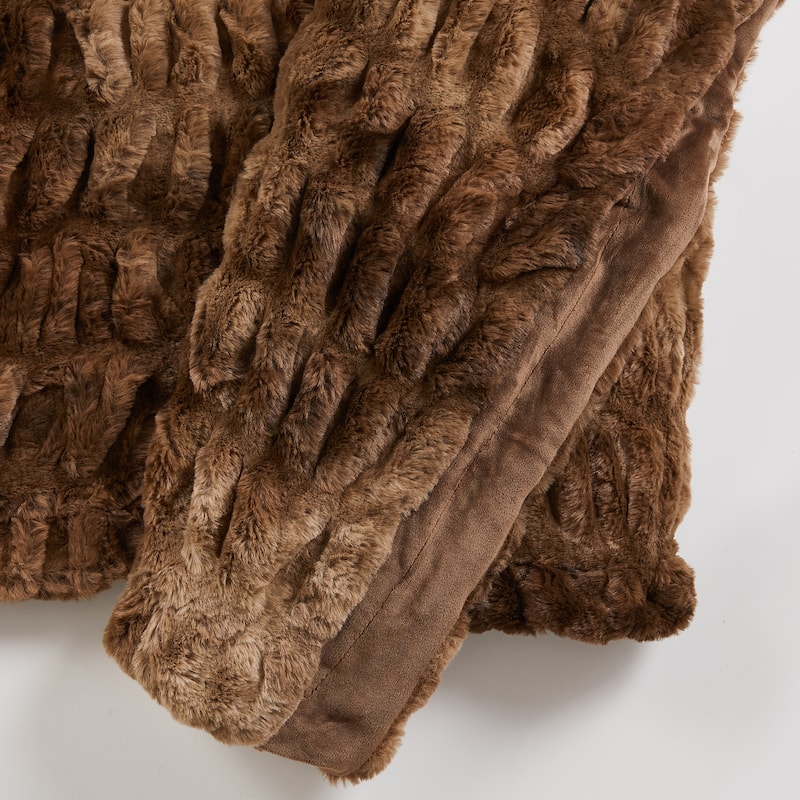 Luxurious Ruched Faux Fur Reversible Microfiber Throw