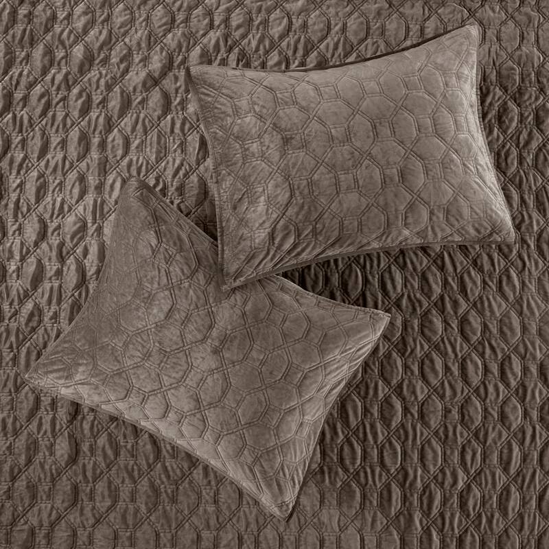 Madison Park Emery 3 Piece Velvet Quilt Set