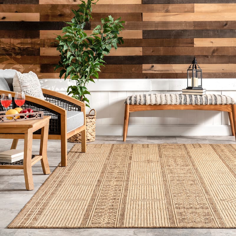 Nuloom Leigh Ethnic Stripes Indoor/Outdoor Area Rug