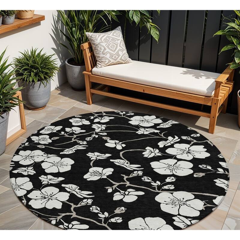 HomeRoots Floral Transitional Rectangle Outdoor Rug - 8' Round