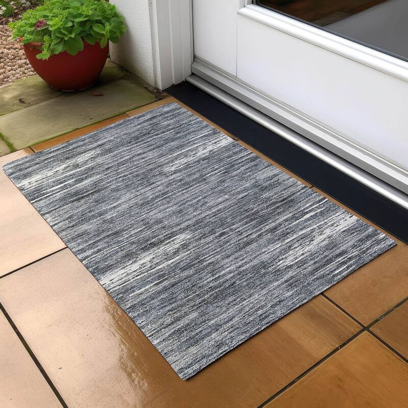 Machine Washable Indoor/ Outdoor Chantille Abstract Stripe Rug - Gray - 1'8" x 2'6"