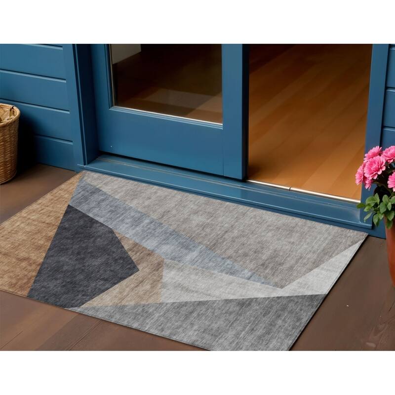 HomeRoots Abstract Transitional Rectangle Outdoor Rug - 3' x 5'