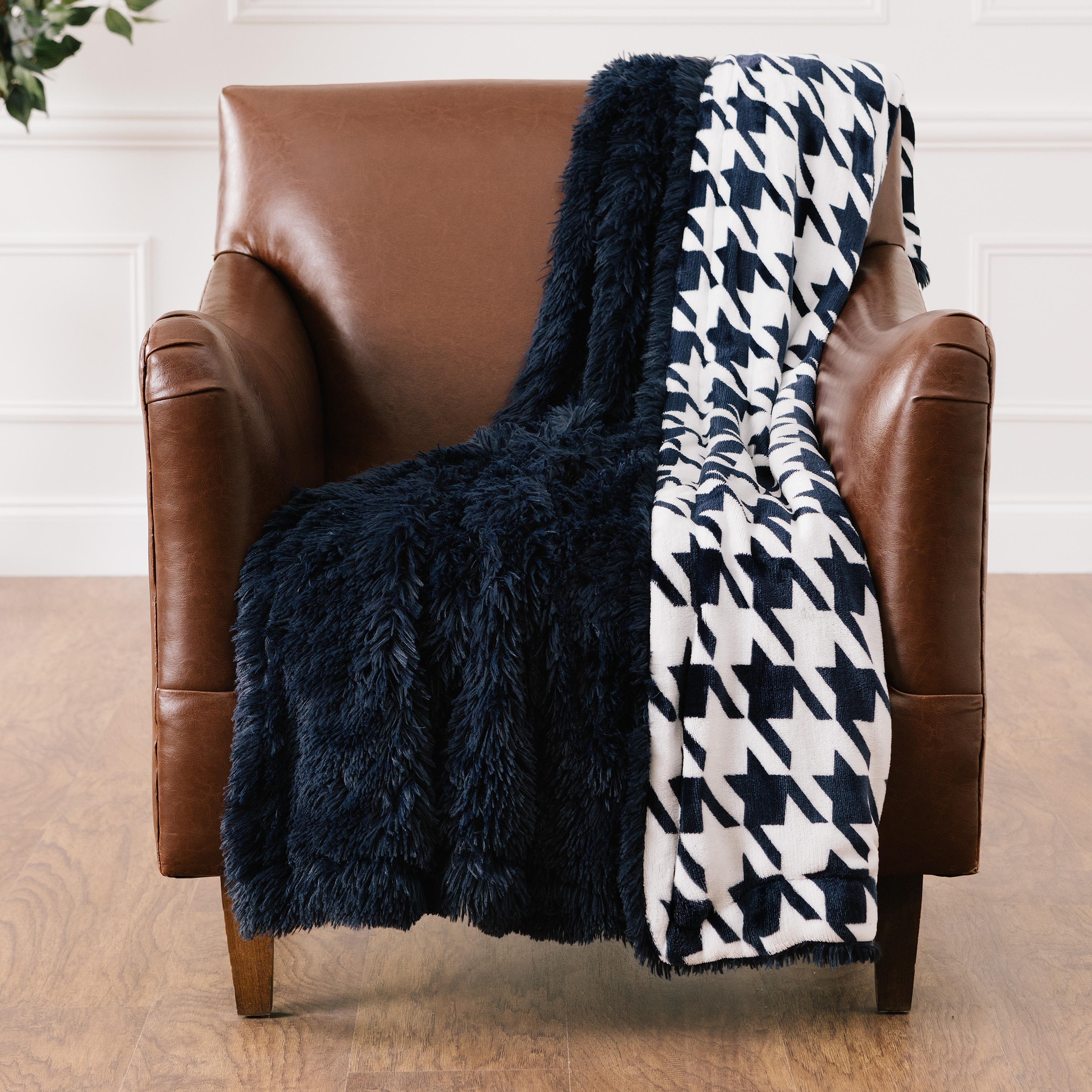 Chanasya Houndstooth Throw Blanket With Reversible Longfur On