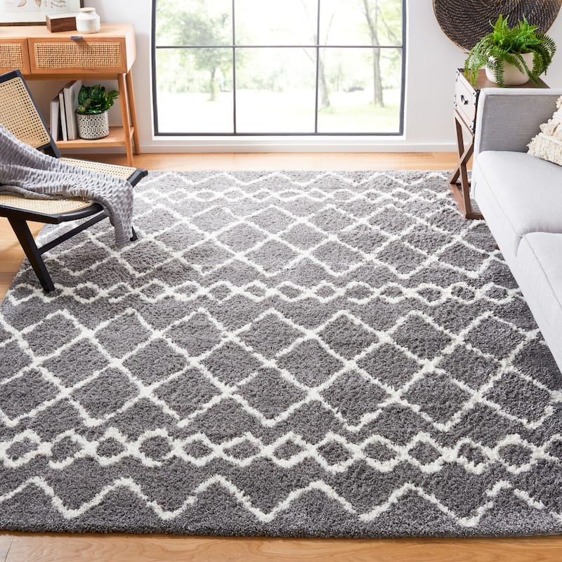 SAFAVIEH Berber Shag Ilmie Light Grey/Cream Rug - 5'5" x 7'7" - Light Grey/Cream