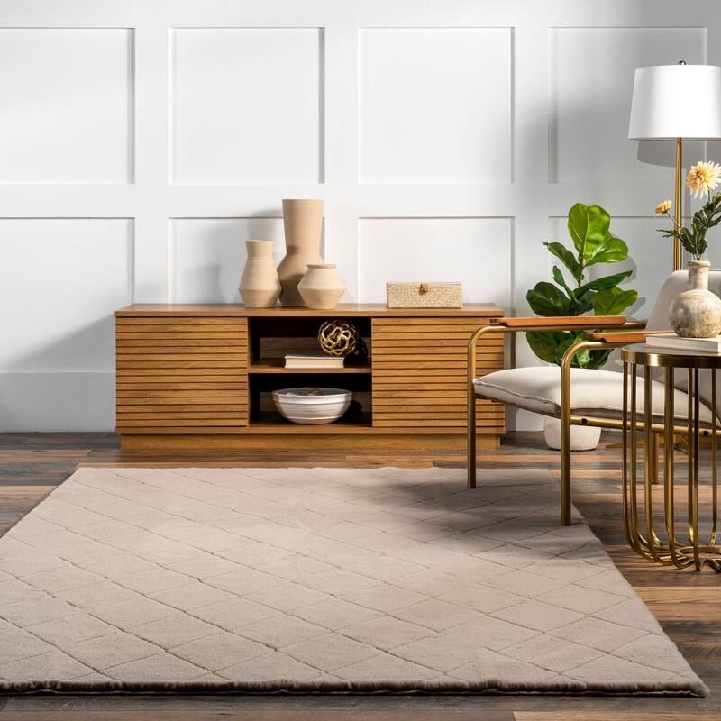 Nuloom Amy SuperiorWash Casual Faux Rabbit Machine Washable Area Rug