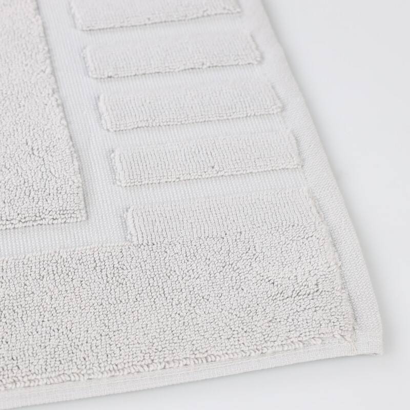 Blue Nile Mills 100% Cotton Solid Modern Geometric Border Absorbent Heavy Washable Bath Mats, Set of 2