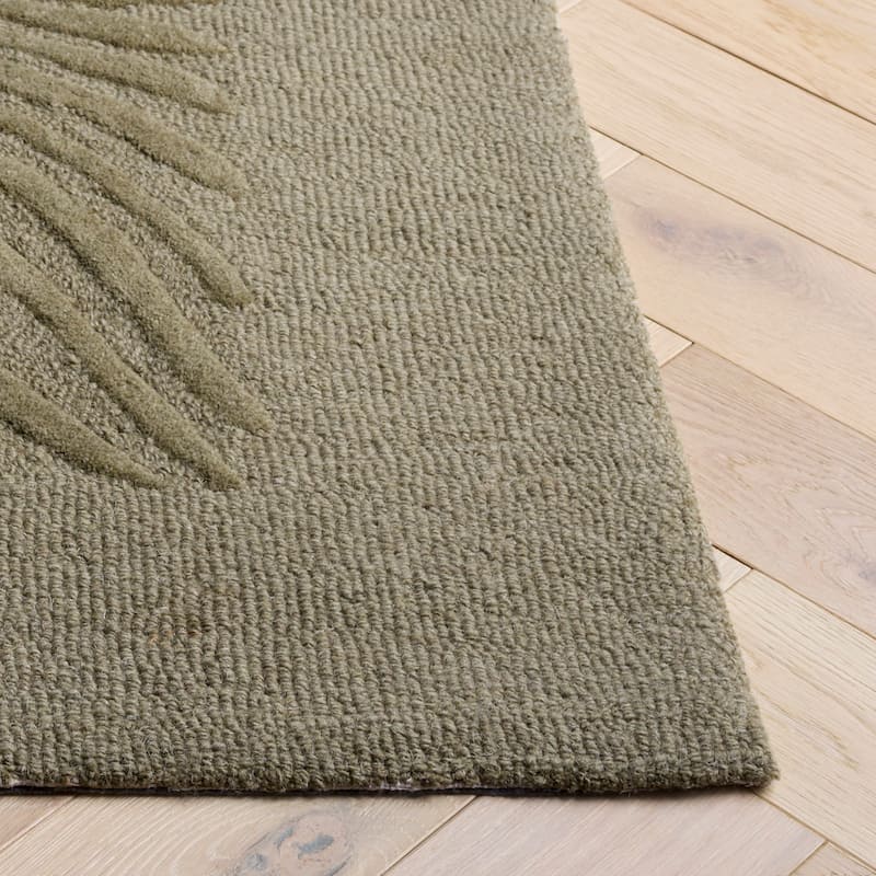 SAFAVIEH Handmade Ebony Sabiye Wool Rug