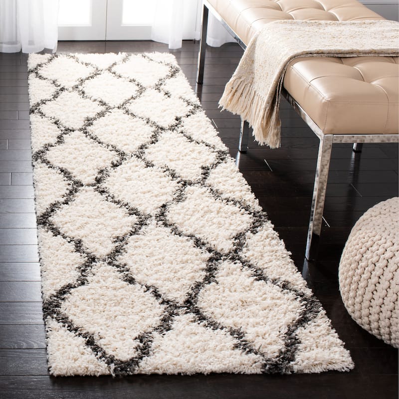 SAFAVIEH Dallas Shag Darina Trellis 1.5-inch Thick Rug - 2'3" x 10' Runner - Ivory/Dark Grey